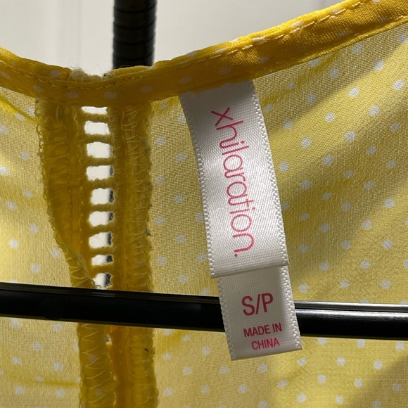 🛑 Xhilaration Yellow Polka Dot Tank Top - Picture 6 of 7